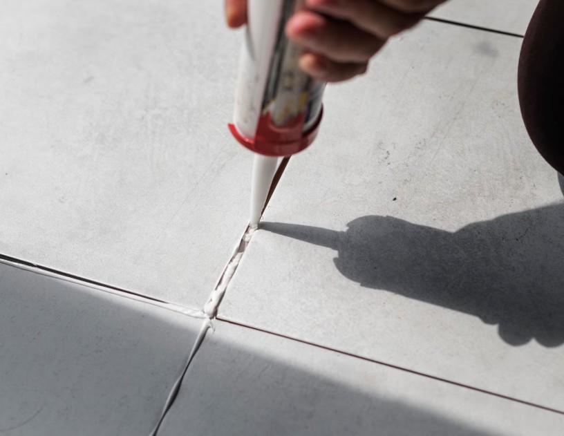 프라이머 및 줄눈재 시공